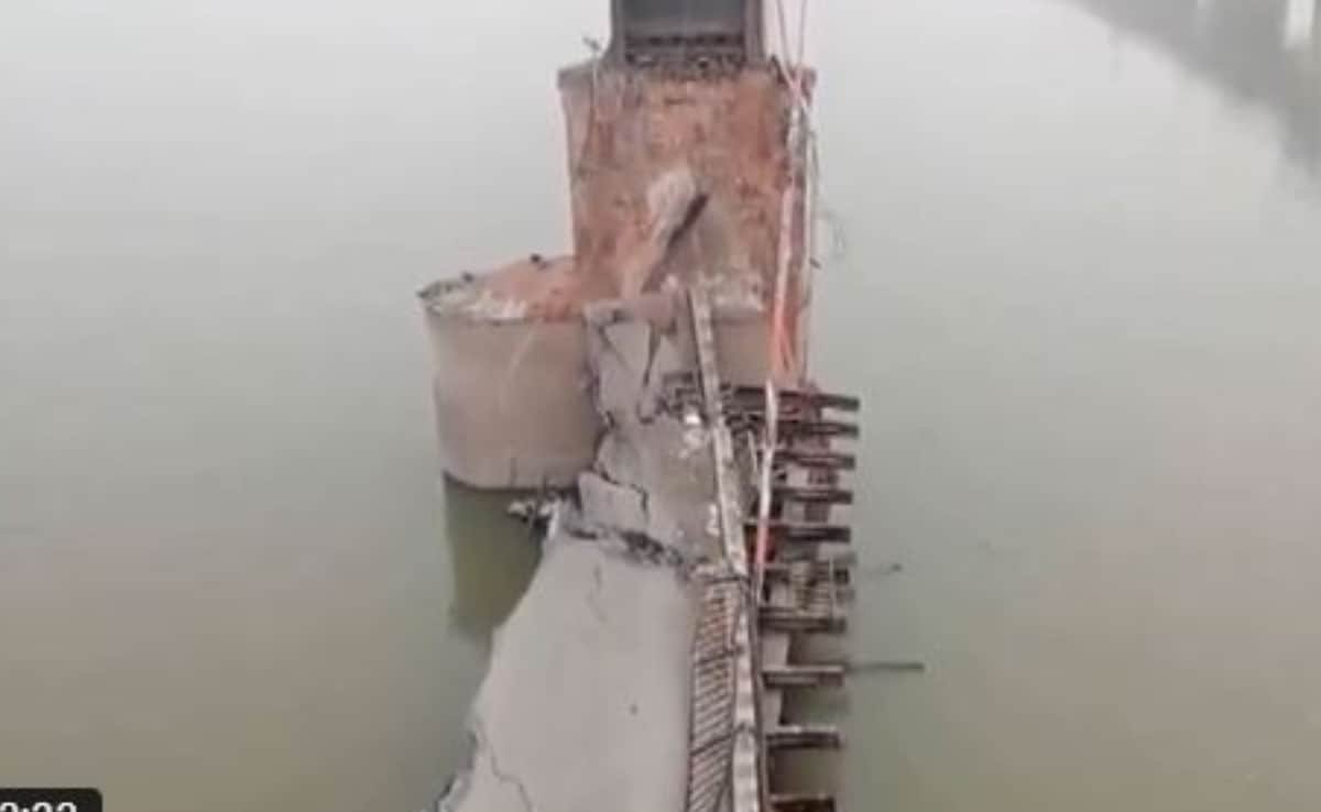 Portion Of British-Era Bridge Connecting Unnao And Kanpur Collapses