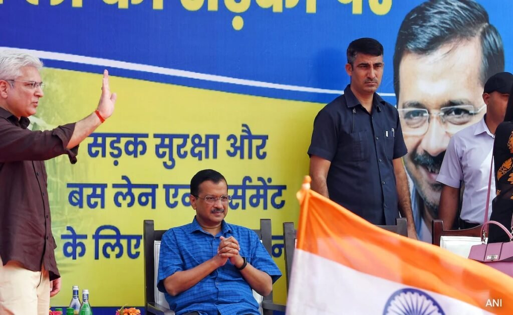 कैसे 15 अगस्त को झंडा विवाद के कारण अरविंद केजरीवाल और कैलाश गहलोत के बीच दरार पैदा हुई? कैसे 15 अगस्त को झंडा विवाद के कारण अरविंद केजरीवाल और कैलाश गहलोत के बीच दरार पैदा हुई?