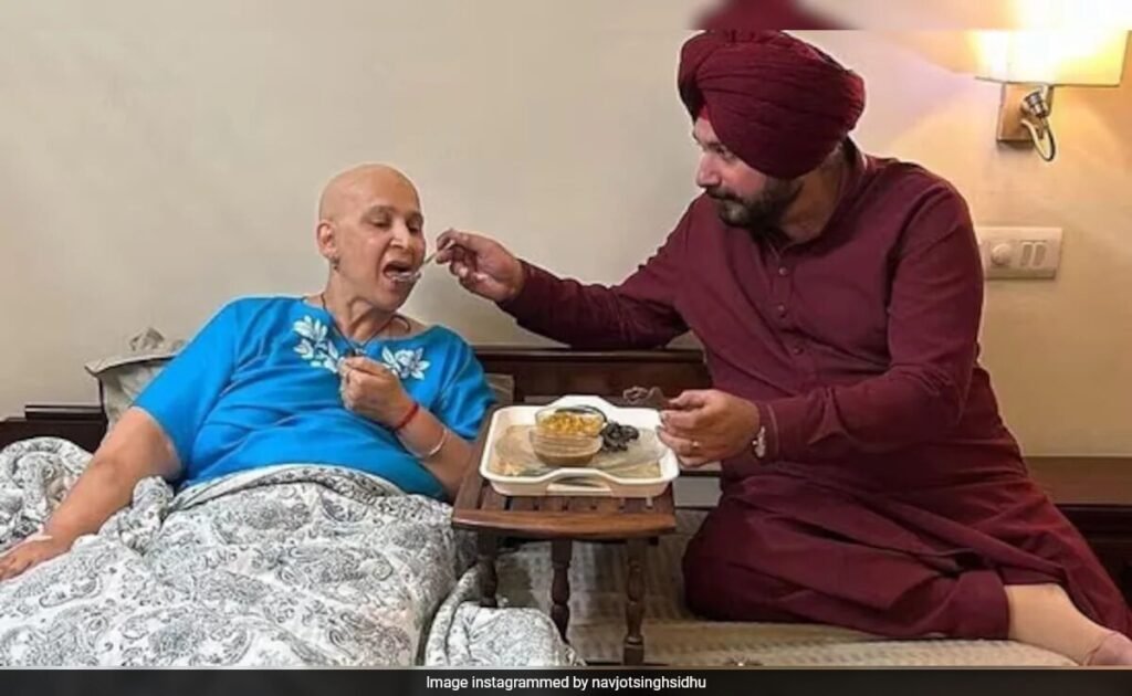 नवजोत सिंह सिद्धू ने खुलासा किया कि उनकी पत्नी अब “कैंसर-मुक्त” हैं: “उन्हें बचने की 3% संभावना दी गई थी” नवजोत सिंह सिद्धू ने खुलासा किया कि उनकी पत्नी अब "कैंसर-मुक्त" हैं: "उन्हें बचने की 3% संभावना दी गई थी"