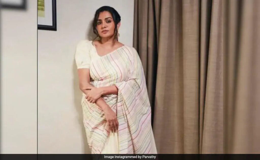 पार्वती ने बताया कि वह धनुष के खिलाफ कानूनी लड़ाई में नयनतारा का समर्थन क्यों करती हैं: “वह ऐसी व्यक्ति नहीं हैं जो बिना उद्देश्य के बोलती हैं” पार्वती ने बताया कि वह धनुष के खिलाफ कानूनी लड़ाई में नयनतारा का समर्थन क्यों करती हैं: "वह ऐसी व्यक्ति नहीं हैं जो बिना उद्देश्य के बोलती हैं"