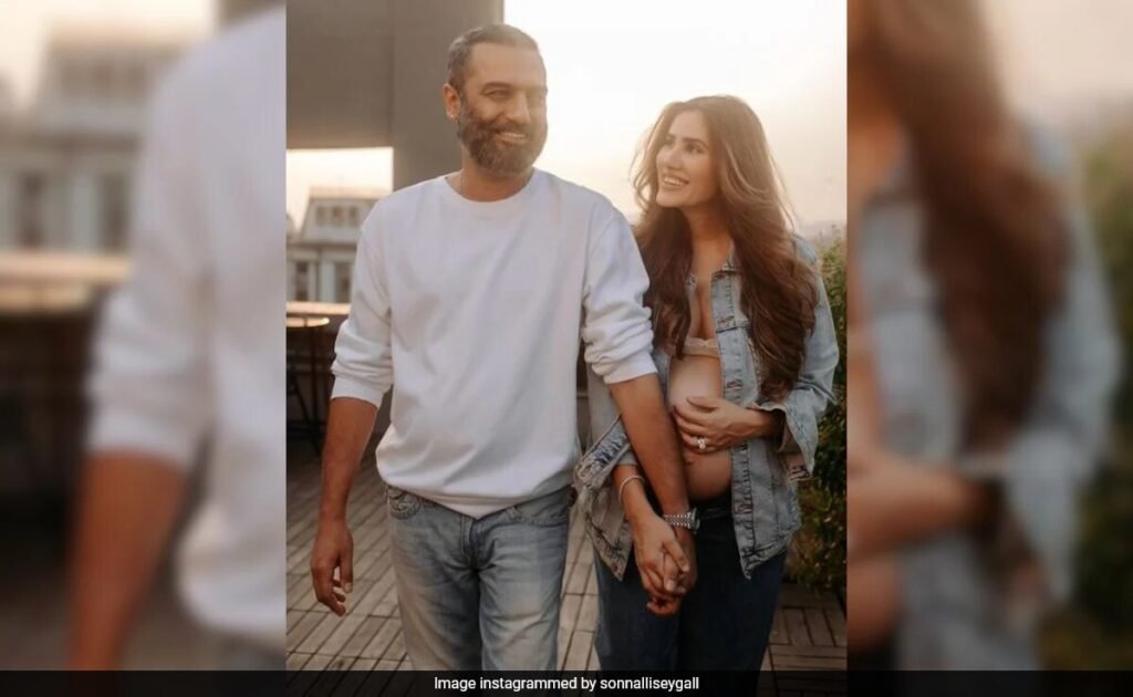 प्यार का पंचनामा अभिनेत्री सोनाली सेगल, पति अशेष एल सजनानी, पहले बच्चे, एक बच्ची का स्वागत करते हैं प्यार का पंचनामा अभिनेत्री सोनाली सेगल, पति अशेष एल सजनानी, पहले बच्चे, एक बच्ची का स्वागत करते हैं