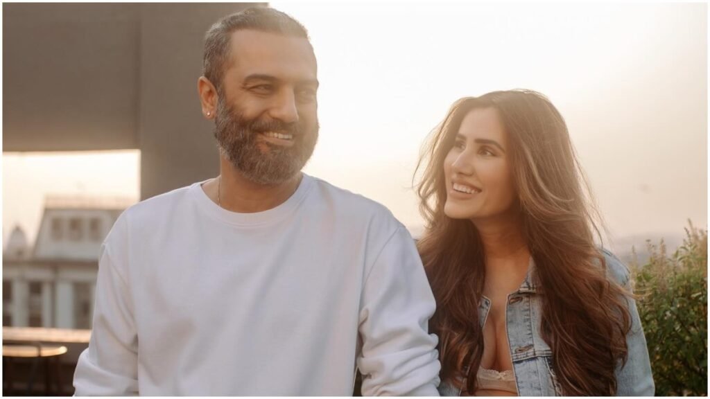 प्यार का पंचनामा फेम सोनाली सेगल ने पति अशेष सजनानी के साथ पहले बच्चे का स्वागत किया