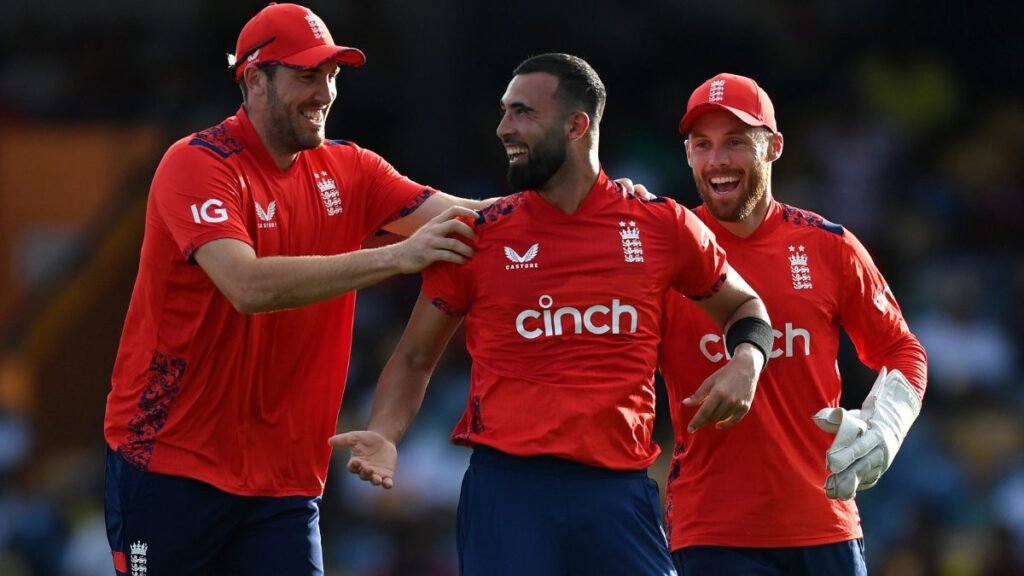 साकिब महमूद, सैम कुरेन की चमक से इंग्लैंड ने कैरेबियन में पांच साल में पहली टी20 सीरीज जीत दर्ज की साकिब महमूद, सैम कुरेन की चमक से इंग्लैंड ने कैरेबियन में पांच साल में पहली टी20 सीरीज जीत दर्ज की