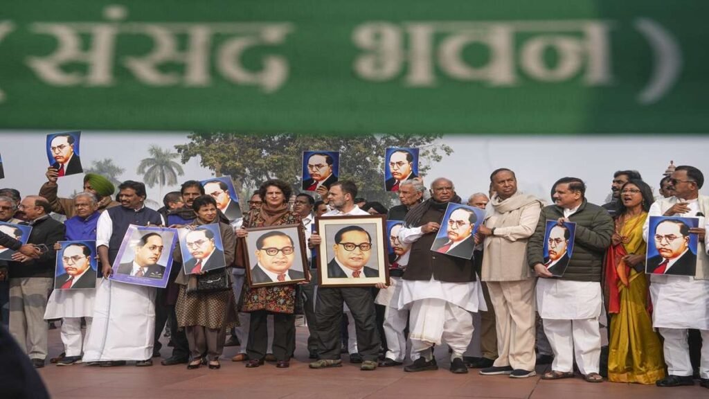 अंबेडकर विवाद: तृणमूल के डेरेक ओ’ब्रायन ने अमित शाह के खिलाफ संसद में विशेषाधिकार नोटिस पेश किया अंबेडकर विवाद: तृणमूल के डेरेक ओ'ब्रायन ने अमित शाह के खिलाफ संसद में विशेषाधिकार नोटिस पेश किया