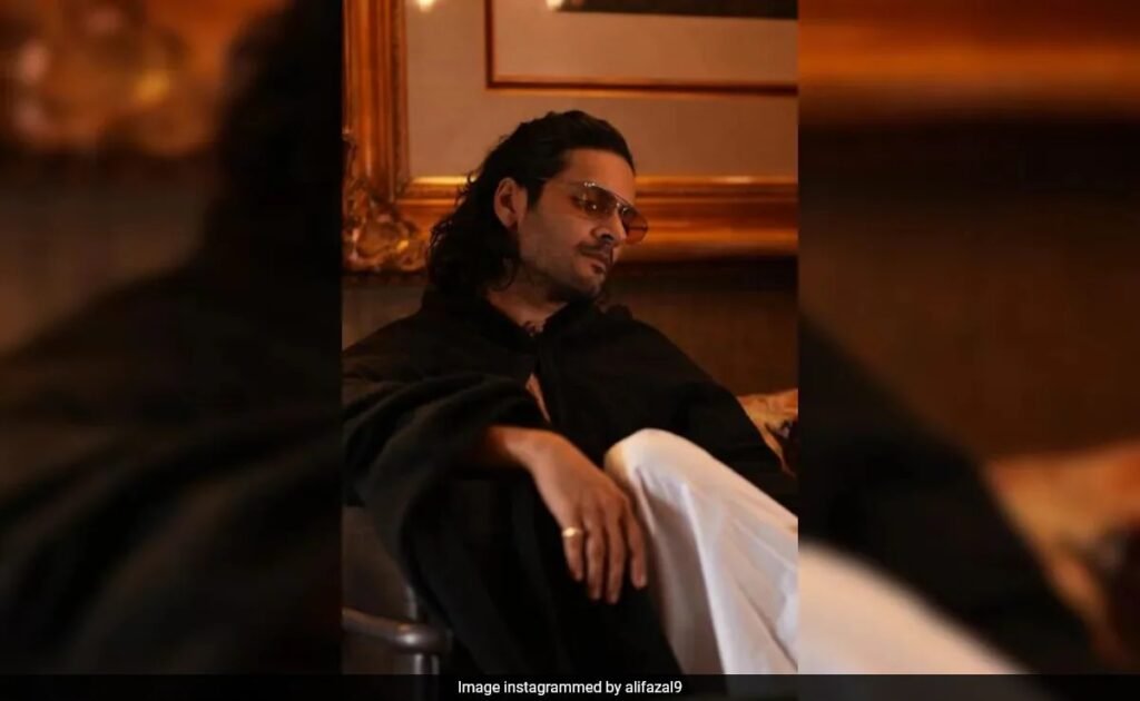 अली फज़ल ने मणिरत्नम की फिल्म की शूटिंग पूरी की ठग का जीवन अली फज़ल ने मणिरत्नम की फिल्म की शूटिंग पूरी की ठग का जीवन