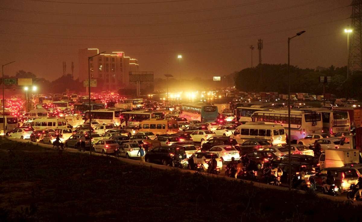 आंध्र प्रदेश में नए टोल शुल्क: दैनिक यात्रा करने वाले हजारों कर्मचारी कैसे भुगत रहे हैं खामियाजा?