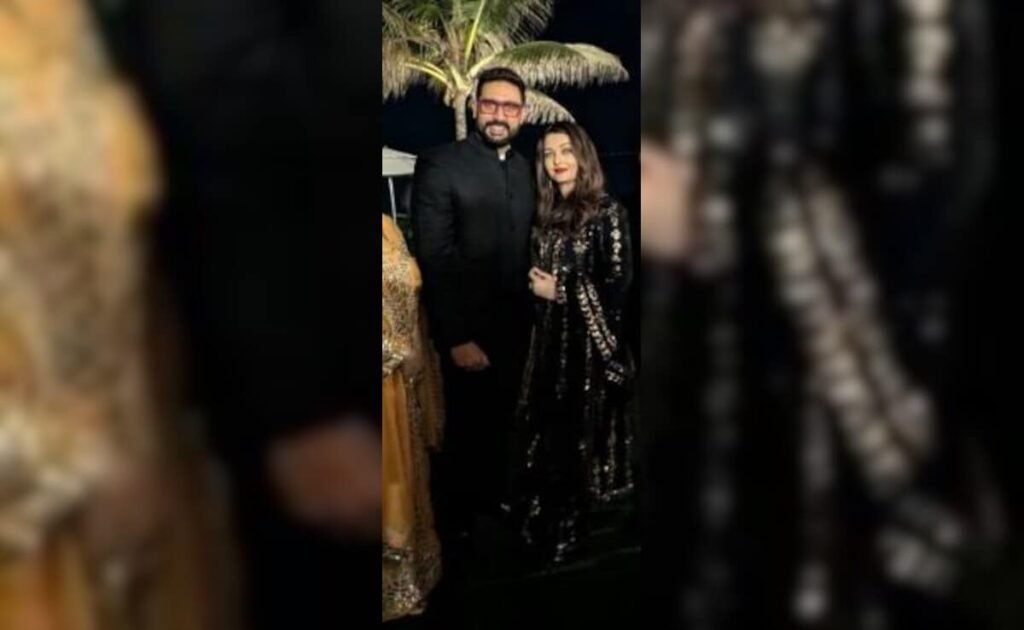 ऐश्वर्या राय के दूसरे बच्चे के बारे में चिढ़ते हुए अभिषेक बच्चन कहते हैं, “अगली पीढ़ी…” ऐश्वर्या राय के दूसरे बच्चे के बारे में चिढ़ते हुए अभिषेक बच्चन कहते हैं, "अगली पीढ़ी..."