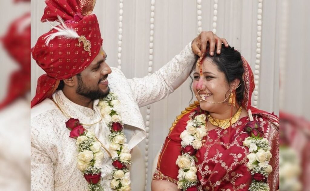 करिश्मा का करिश्मा बाल कलाकार झनक शुक्ला ने अब स्वप्निल सूर्यवंशी से शादी कर ली है। तस्वीरें देखें करिश्मा का करिश्मा बाल कलाकार झनक शुक्ला ने अब स्वप्निल सूर्यवंशी से शादी कर ली है। तस्वीरें देखें