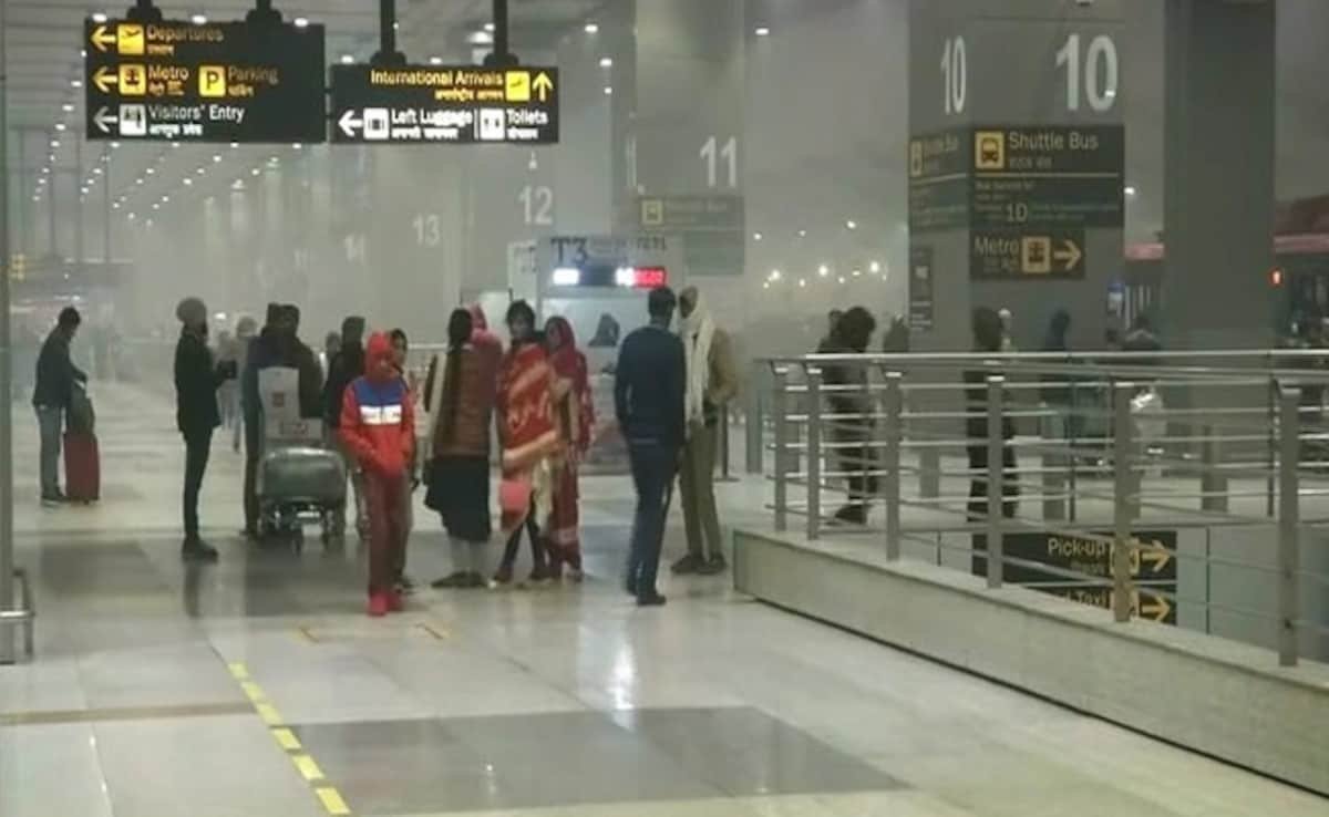 कोहरे के कारण कम दृश्यता के बीच दिल्ली हवाईअड्डे ने जारी की एडवाइजरी