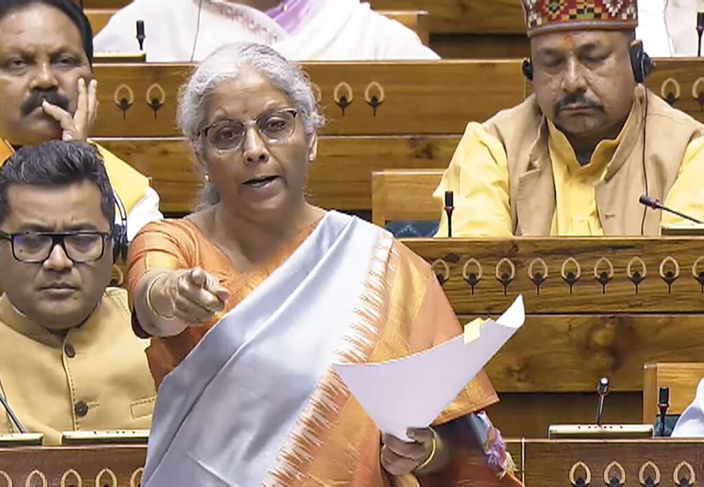 निर्मला सीतारमण को याद आया कि तमिलनाडु की सड़कों पर उनका मजाक उड़ाया गया था; यहां बताया गया है क्यों | घड़ी निर्मला सीतारमण को याद आया कि तमिलनाडु की सड़कों पर उनका मजाक उड़ाया गया था; यहां बताया गया है क्यों | घड़ी
