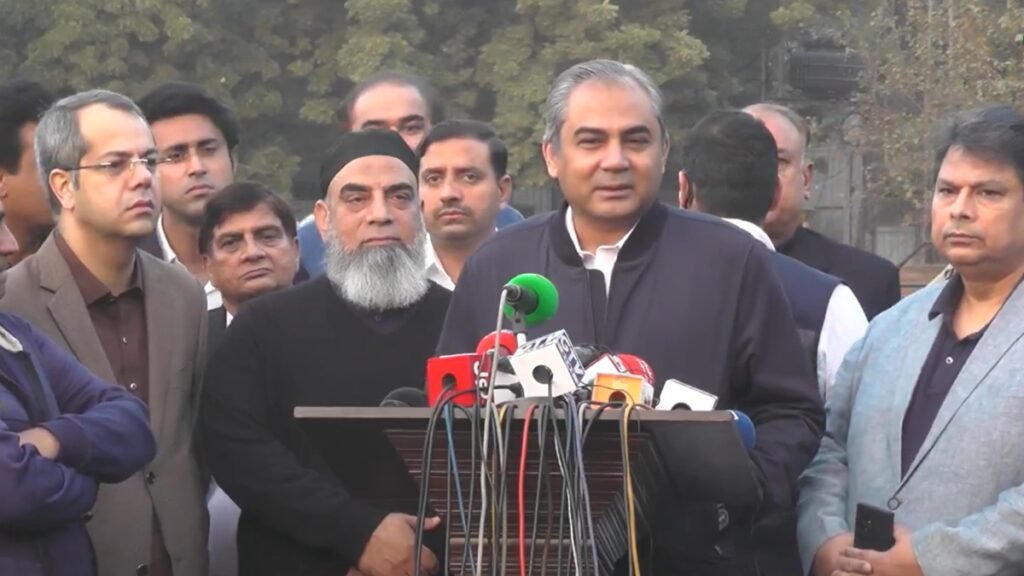 पीसीबी अध्यक्ष मोहसिन नकवी चैंपियंस ट्रॉफी 2025 गतिरोध पर चुप्पी साधे हुए हैं पीसीबी अध्यक्ष मोहसिन नकवी चैंपियंस ट्रॉफी 2025 गतिरोध पर चुप्पी साधे हुए हैं