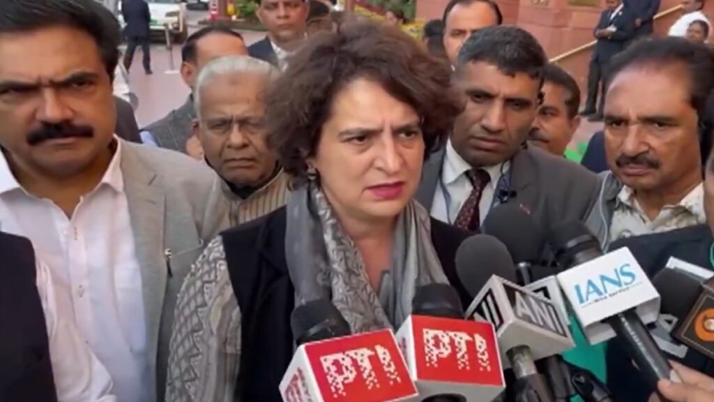 प्रियंका गांधी वाड्रा ने अमित शाह से मुलाकात की, वायनाड में भूस्खलन प्रभावित लोगों के लिए केंद्र से समर्थन मांगा प्रियंका गांधी वाड्रा ने अमित शाह से मुलाकात की, वायनाड में भूस्खलन प्रभावित लोगों के लिए केंद्र से समर्थन मांगा
