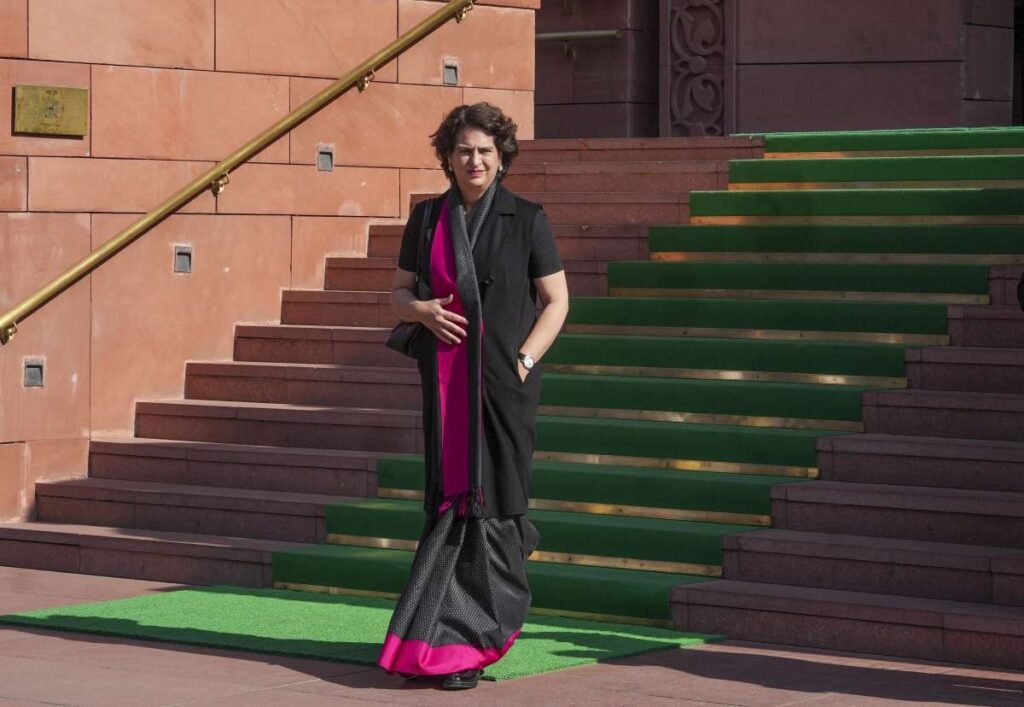 फिलिस्तीन बैग विवाद के बाद प्रियंका गांधी की पहली प्रतिक्रिया: 'बांग्लादेश में हिंदुओं के लिए कुछ करें'
