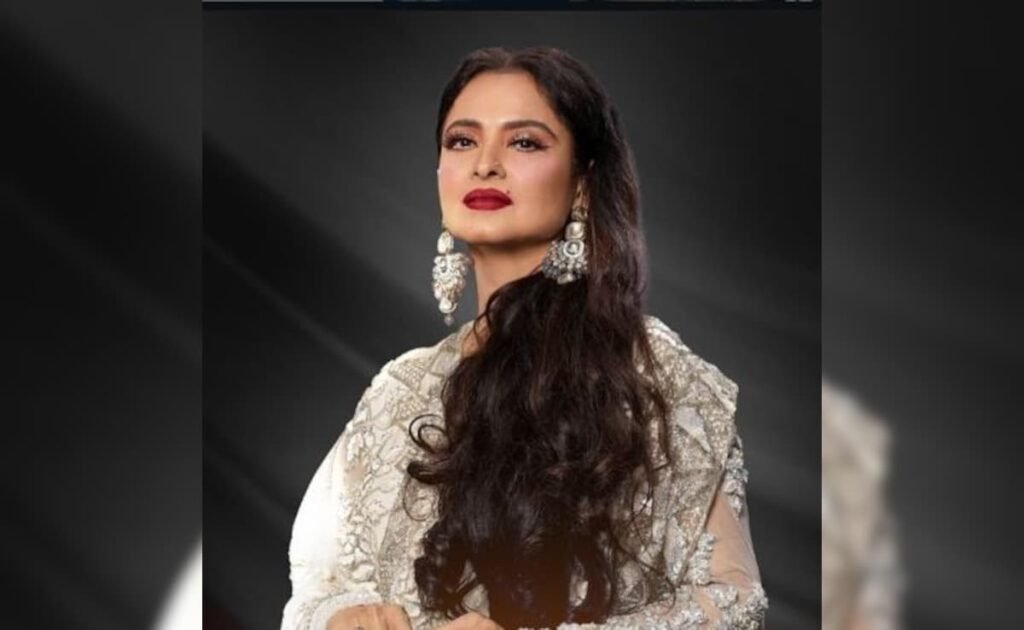 रेखा ने प्यार पाने के बारे में अपनी राय साझा की: “सही आदमी हो तो एक ही बार काफी है” रेखा ने प्यार पाने के बारे में अपनी राय साझा की: "सही आदमी हो तो एक ही बार काफी है"