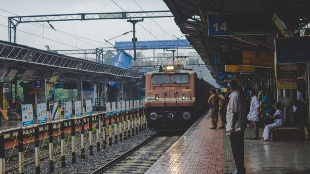 वेटिंग टिकटों पर रद्दीकरण शुल्क खत्म करेगी सरकार? रेल मंत्री अश्विनी वैष्णव ने दिया जवाब वेटिंग टिकटों पर रद्दीकरण शुल्क खत्म करेगी सरकार? रेल मंत्री अश्विनी वैष्णव ने दिया जवाब