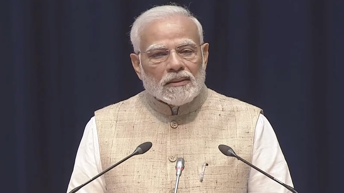 संसद में विरोध प्रदर्शन के दौरान घायल होने के बाद पीएम मोदी ने बीजेपी सांसद प्रताप सारंगी, मुकेश राजपूत को फोन किया
