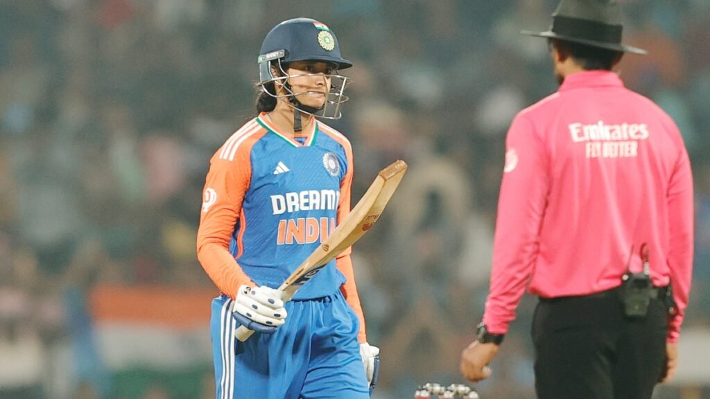 स्मृति मंधाना ने महिला T20I क्रिकेट इतिहास रचा, न्यूजीलैंड की दिग्गज सुजी बेट्स का विश्व रिकॉर्ड तोड़ा स्मृति मंधाना ने महिला T20I क्रिकेट इतिहास रचा, न्यूजीलैंड की दिग्गज सुजी बेट्स का विश्व रिकॉर्ड तोड़ा