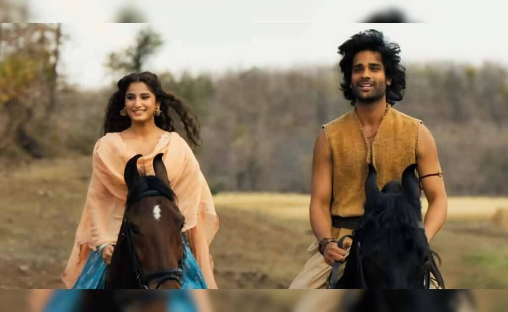 आज़ाद  समीक्षा: फिल्म के चारों ओर भगोड़ा आपदा लिखी हुई है