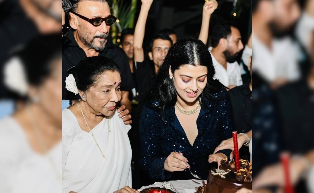 आशा भोसले की पोती ज़ानाई ने अपने 23 वें जन्मदिन के बैश से तस्वीरें साझा कीं आशा भोसले की पोती ज़ानाई ने अपने 23 वें जन्मदिन के बैश से तस्वीरें साझा कीं