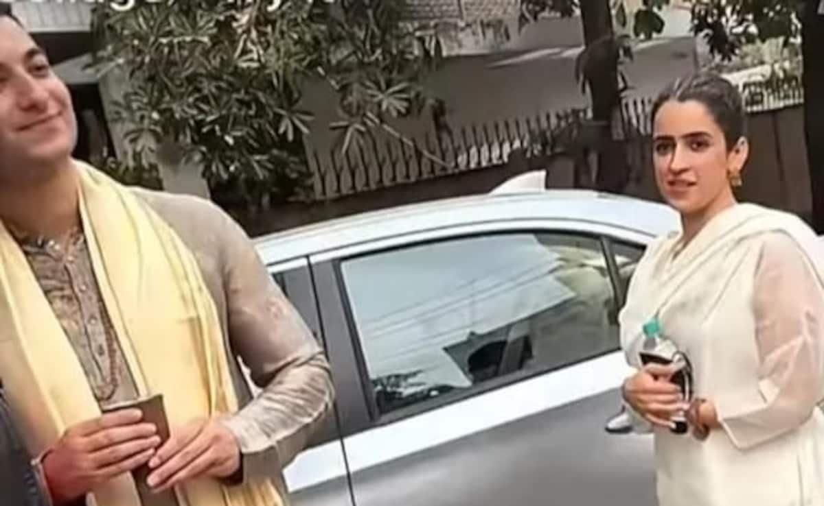 इंटरनेट का मानना ​​है कि सान्या मल्होत्रा ​​सितारवादक ऋषभ शर्मा को डेट कर रही हैं। देखें वायरल तस्वीर