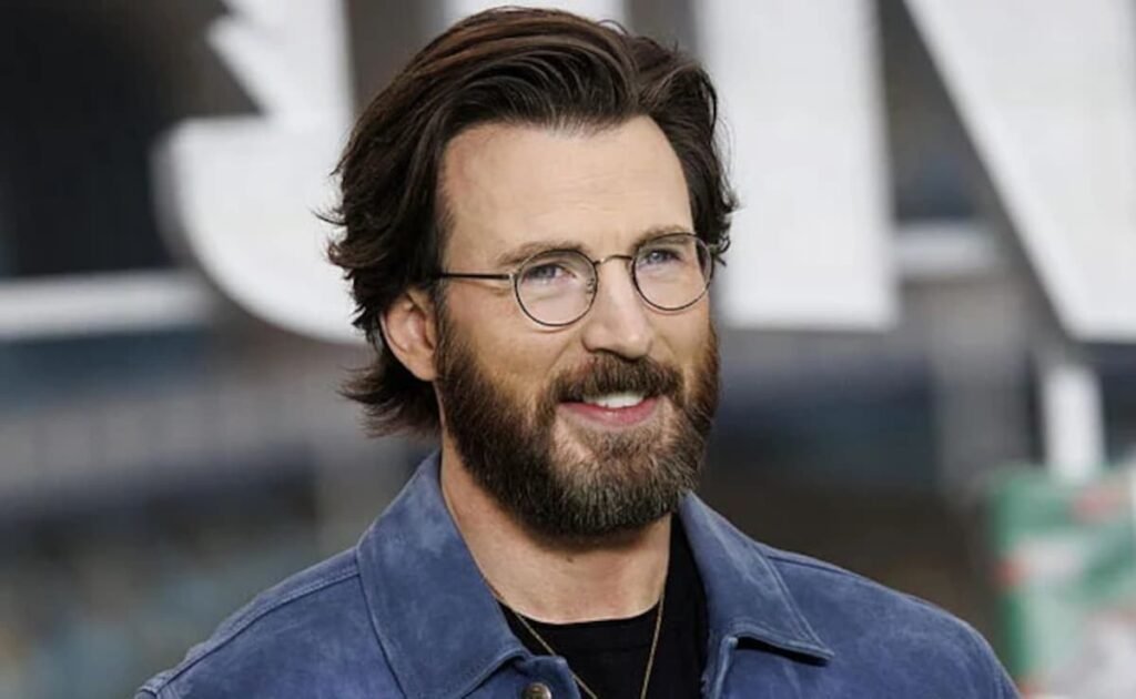 क्रिस इवांस ने MCU के लिए लौटने से इनकार किया एवेंजर्स: डूम्सडे - "खुशी से सेवानिवृत्त"