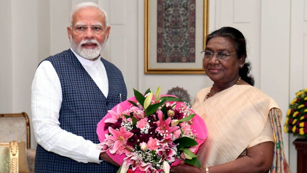 पीएम मोदी ने विकसीट भारत के लिए एक ‘गुंजयमान रूपरेखा’ के रूप में राष्ट्रपति मुरमू का पता लगाया पीएम मोदी ने विकसीट भारत के लिए एक 'गुंजयमान रूपरेखा' के रूप में राष्ट्रपति मुरमू का पता लगाया