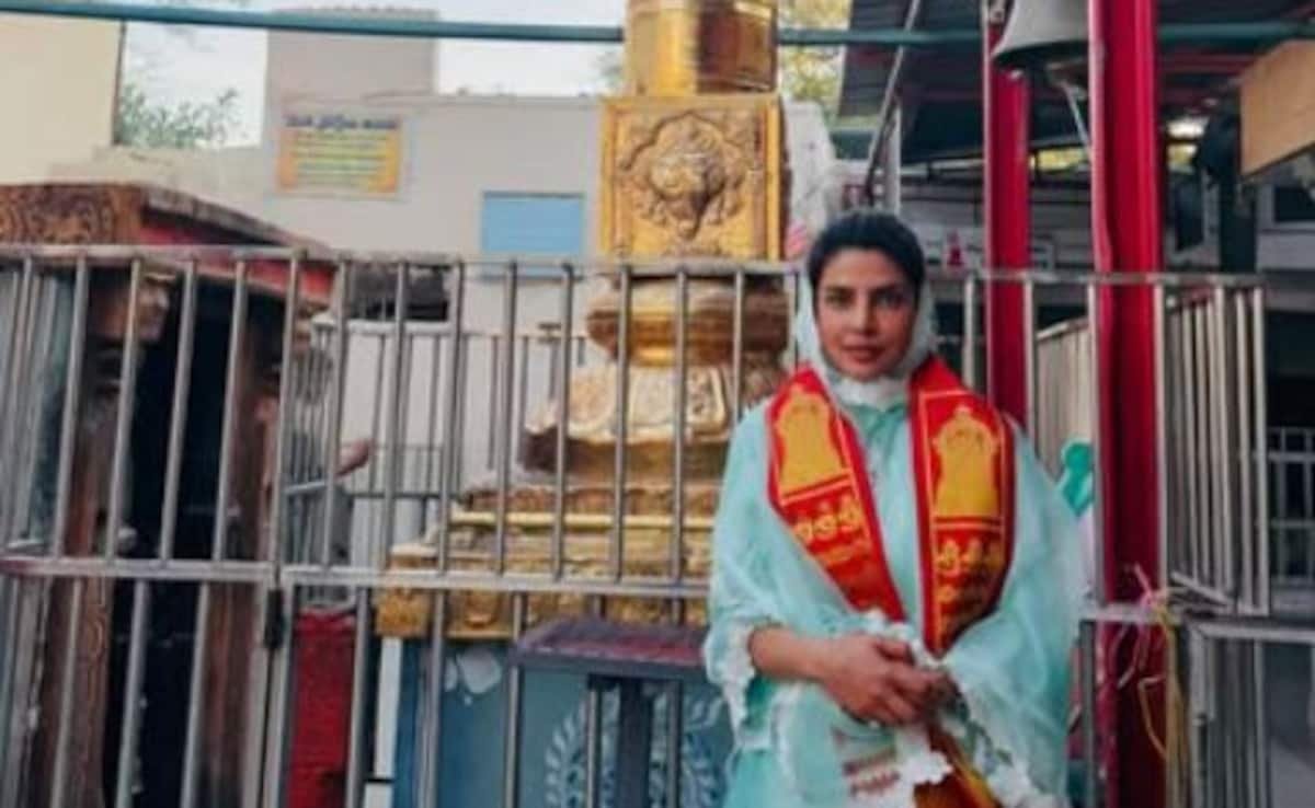 प्रियंका चोपड़ा ने चिलकुर बालाजी मंदिर में पूजा की, उपासना कोनिडेला ने अपनी "नई फिल्म" की पुष्टि की