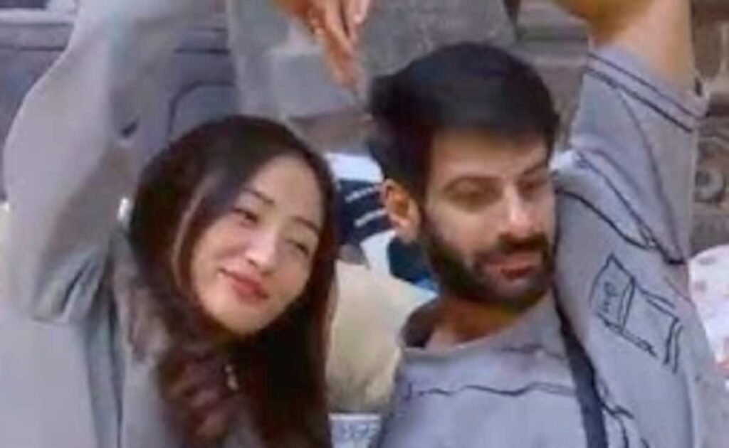 बिग बॉस 18: करण वीर मेहरा और चुम दारंग ने एक दूसरे के लिए अपनी भावनाओं का इज़हार किया बिग बॉस 18: करण वीर मेहरा और चुम दारंग ने एक दूसरे के लिए अपनी भावनाओं का इज़हार किया