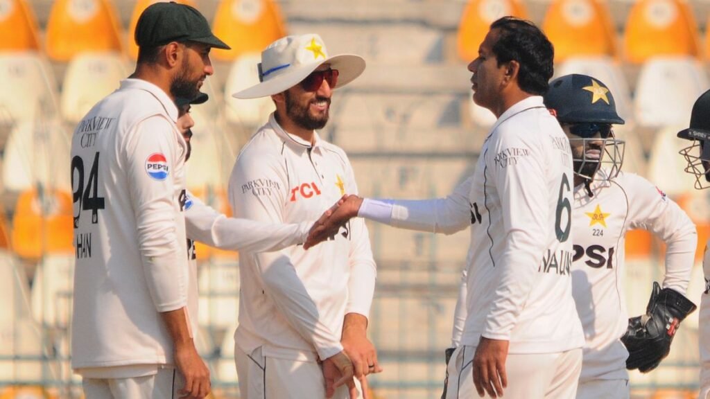 मुल्तान में वेस्टइंडीज के 35 साल के सूखे को खत्म करने के बाद पाकिस्तान डब्ल्यूटीसी अंक तालिका में सबसे नीचे रहा मुल्तान में वेस्टइंडीज के 35 साल के सूखे को खत्म करने के बाद पाकिस्तान डब्ल्यूटीसी अंक तालिका में सबसे नीचे रहा