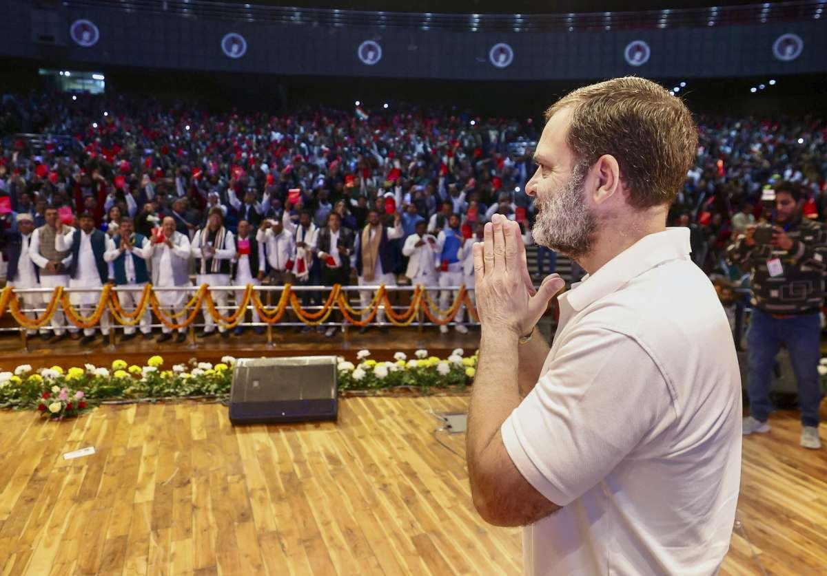 सुप्रीम कोर्ट ने अमित शाह के खिलाफ टिप्पणी को लेकर राहुल गांधी के खिलाफ मानहानि मामले की कार्यवाही पर रोक लगा दी