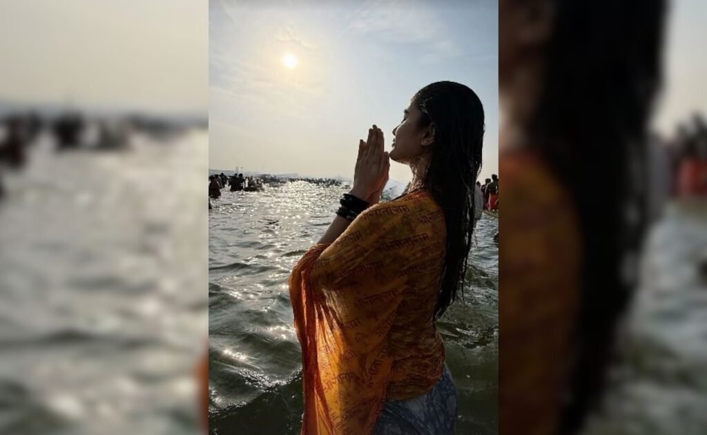 चित्रों में: राशा थदानी महा कुंभ में एक पवित्र डुबकी लेती है