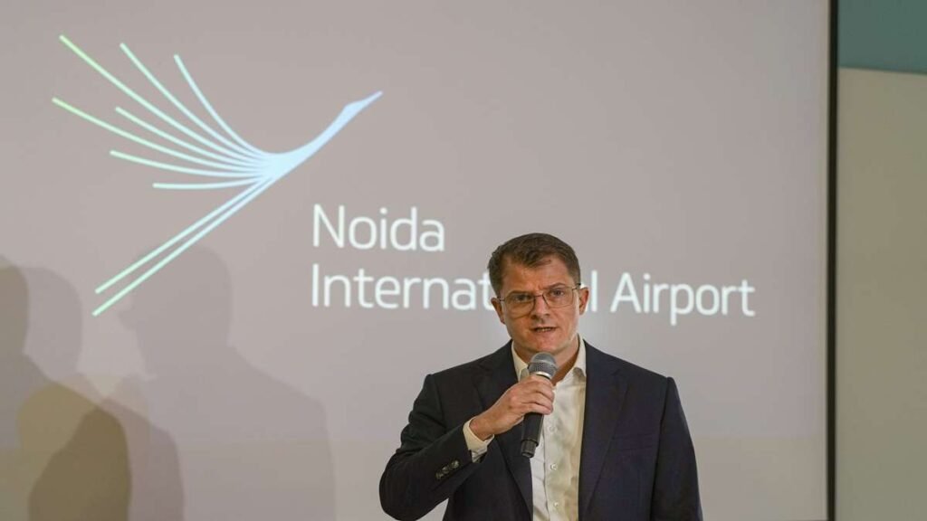 नोएडा इंटरनेशनल एयरपोर्ट प्रमुख गंतव्यों पर बस कनेक्टिविटी के लिए उत्तराखंड सरकार के साथ संबंध रखता है नोएडा इंटरनेशनल एयरपोर्ट प्रमुख गंतव्यों पर बस कनेक्टिविटी के लिए उत्तराखंड सरकार के साथ संबंध रखता है