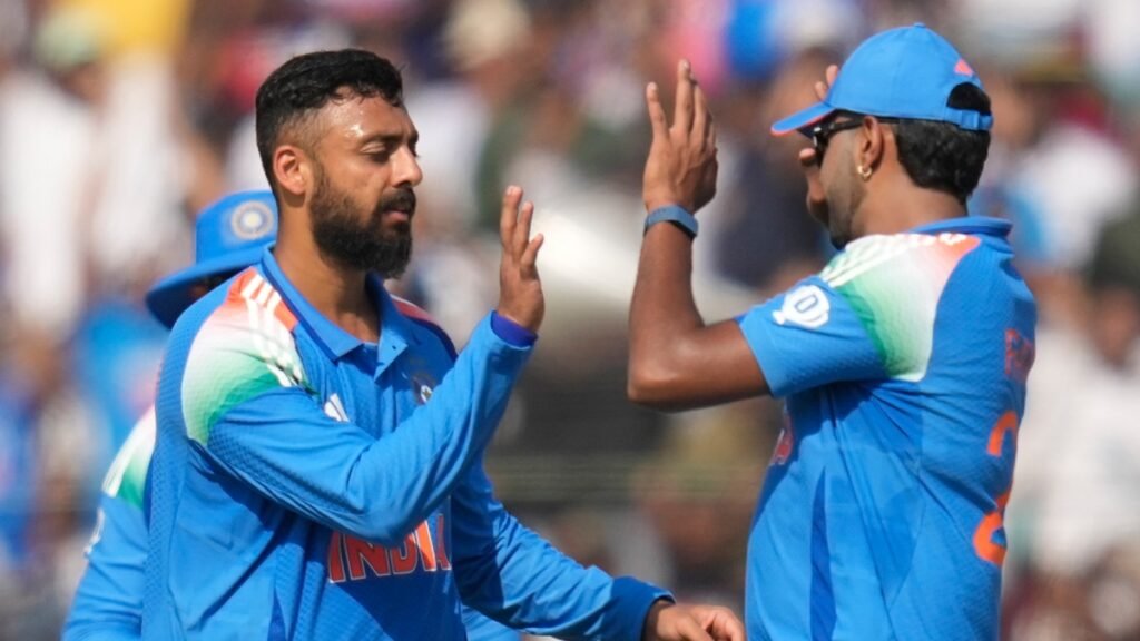 वरुण चक्रवर्ती ओडी डेब्यू करने के लिए दूसरा सबसे पुराना भारतीय बन जाता है: पहला कौन था?