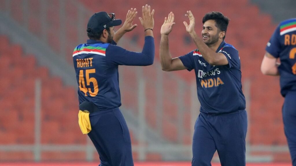 शरदुल ठाकुर ने रणजी ट्रॉफी के दौरान रोहित शर्मा के साथ अपनी चैट का विवरण प्रकट किया शरदुल ठाकुर ने रणजी ट्रॉफी के दौरान रोहित शर्मा के साथ अपनी चैट का विवरण प्रकट किया