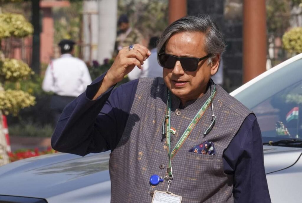 शशि थरूर ने कांग्रेस के साथ अफवाहों को बढ़ावा देने का जवाब दिया: ‘अभी भी विवाद को नहीं समझा है’ शशि थरूर ने कांग्रेस के साथ अफवाहों को बढ़ावा देने का जवाब दिया: 'अभी भी विवाद को नहीं समझा है'