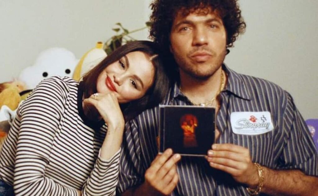 सेलेना गोमेज़ ने खुलासा किया सेलेना गोमेज़ ने खुलासा किया