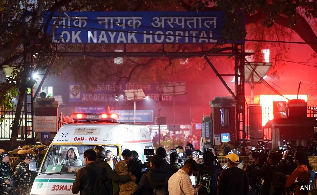 2014 में 13 मिनट से 17 तक अब: दिल्ली एम्बुलेंस की प्रतिक्रिया समय बढ़ जाती है