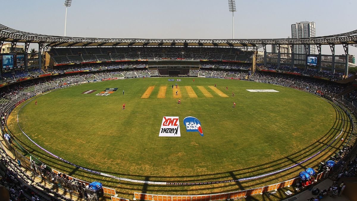 Mi बनाम KKR पिच रिपोर्ट: मुंबई में Wankhede Stadium में सतह IPL 2025 मैच 12 के लिए कैसे खेलेंगे?