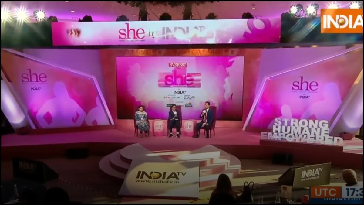 इंडिया टीवी 'वह' कॉन्क्लेव: फर्स्ट फीमेल ट्रेन ड्राइवर सुरेखा यादव और पूजा शर्मा ने प्रेरणादायक कहानियों को साझा किया