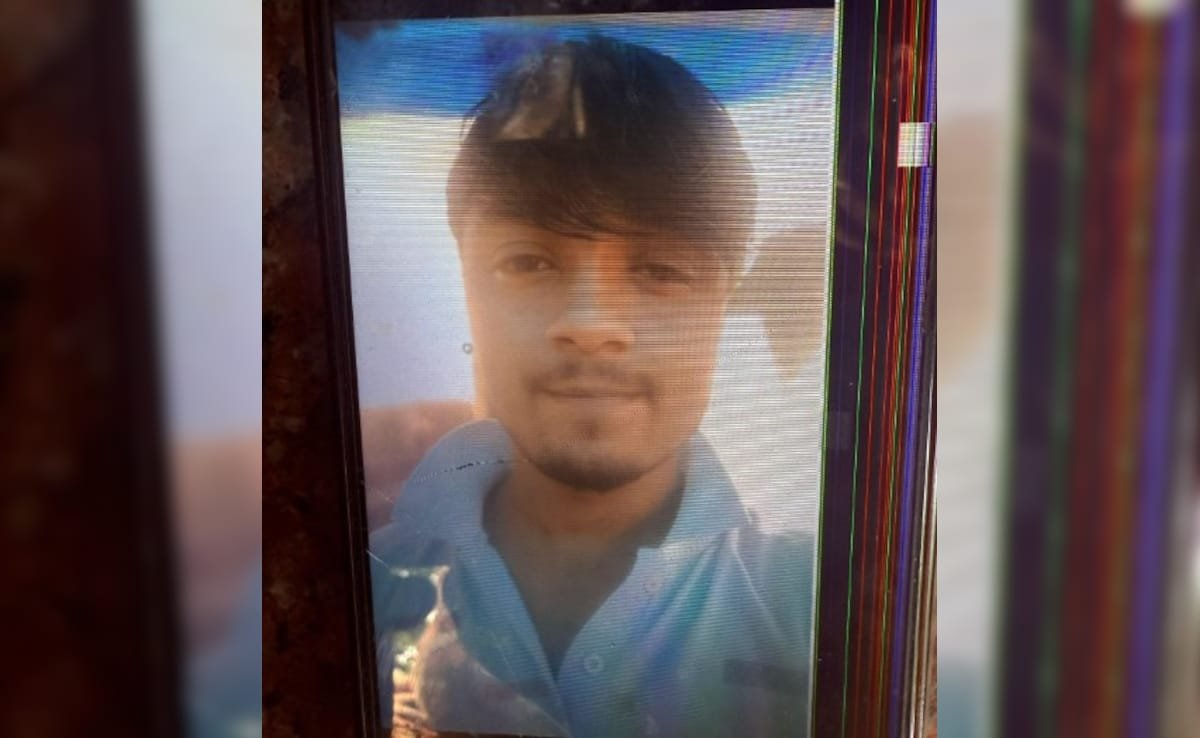 कॉफी फर्म सेल्समैन दिल्ली में शराब की बोतल के साथ चाय-विक्रेता का गला काटता है