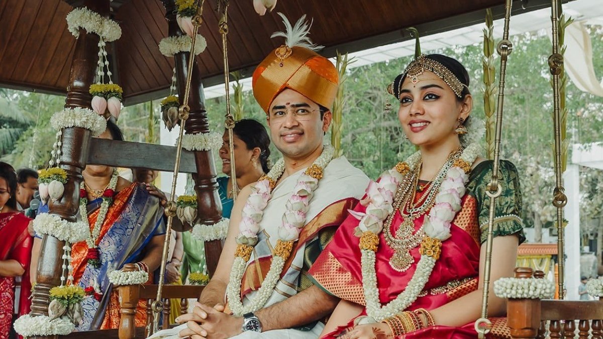 तेजसवी सूर्या मेहमानों से अनुरोध करती है कि वे फूलों, सूखे फल को अपने शादी के रिसेप्शन के लिए उपहार के रूप में न लाएं पता है कि क्यों