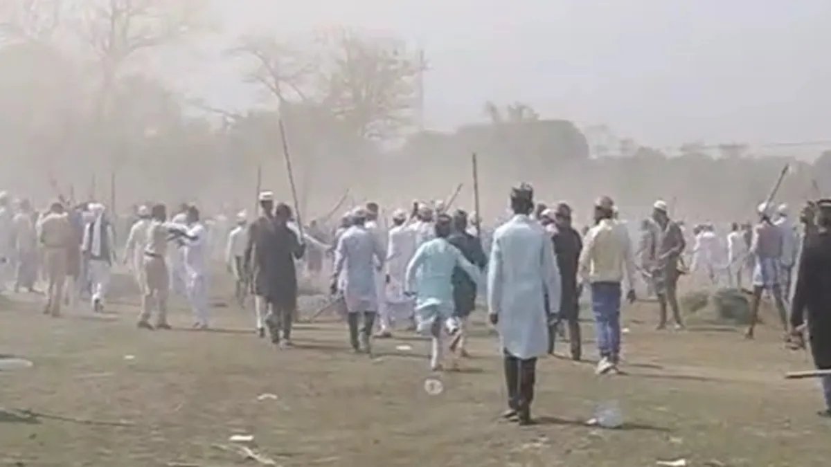 बिहार-बंगाल भक्तों ने किशंगंज में ईद प्रार्थना के दौरान टकराया, स्टिक, बैटन्स का इस्तेमाल किया | वीडियो