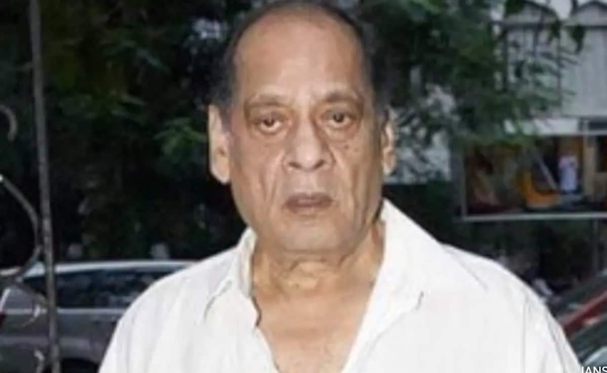 वयोवृद्ध अभिनेता देब मुखर्जी, फिल्म निर्माता अयान मुखर्जी के पिता, 83 में मर जाते हैं