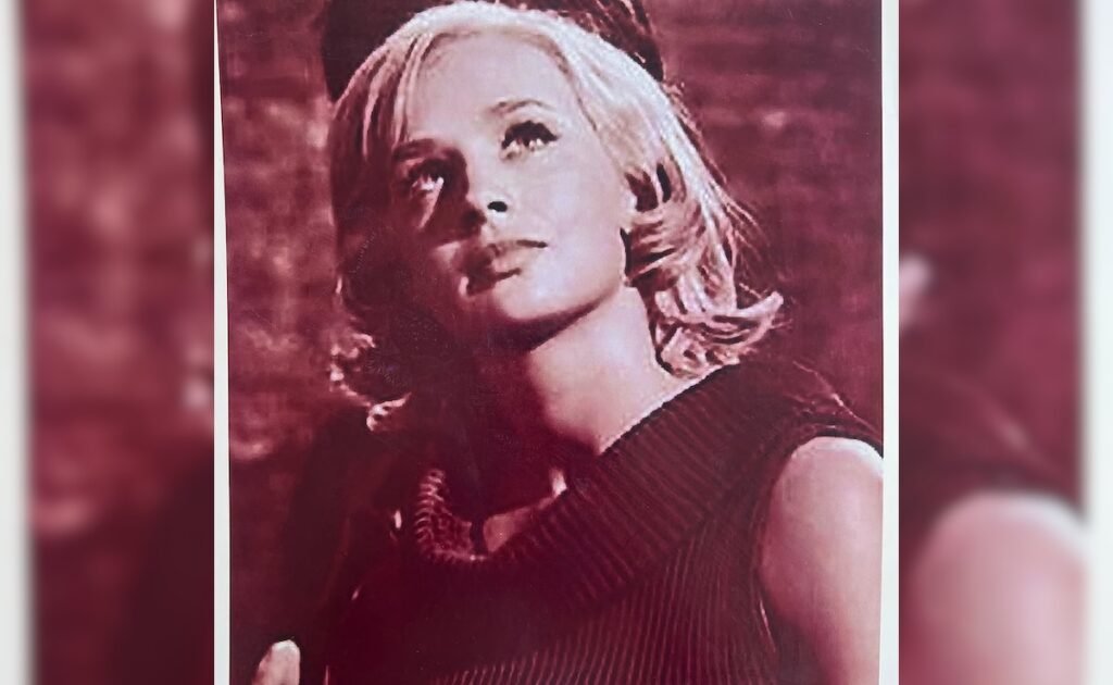 वेस्ट साइड स्टोरी अभिनेता कैरोल डी’एंड्रिया 87 पर मर जाता है वेस्ट साइड स्टोरी अभिनेता कैरोल डी'एंड्रिया 87 पर मर जाता है