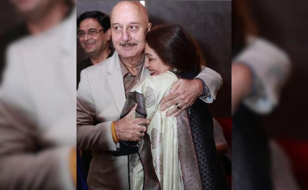 "सबसे प्रिय डार्लिंग" अनुपम खेर, पत्नी किरोन खेर से एक मनमोहक जन्मदिन की शुभकामनाएं
