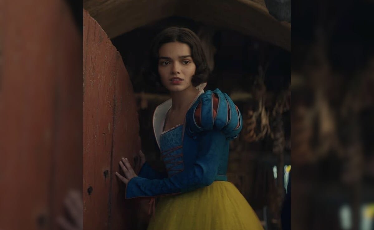 स्नो व्हाइट: "उसके कार्यों में स्पष्ट रूप से चोट लगी है," निर्माता के बेटे ने फिल्म के खराब प्रदर्शन के लिए राहेल ज़ेगलर को दोषी ठहराया