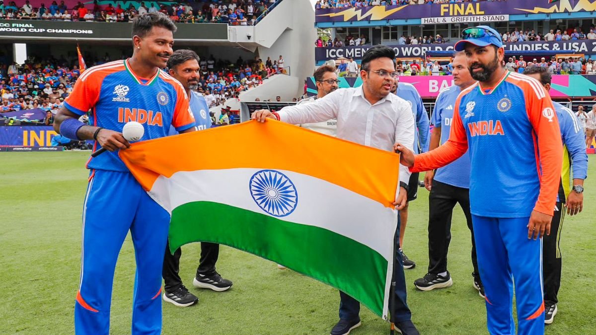 हार्डिक पांड्या ने टी 20 विश्व कप में प्रशंसकों को वापस जीतकर याद किया