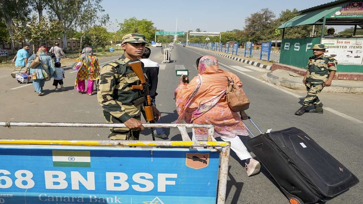 I & B मंत्रालय ने मीडिया चैनलों के लिए सलाहकार जारी किया है ताकि रक्षा संचालन के लाइव कवरेज दिखाने से बचना चाहिए