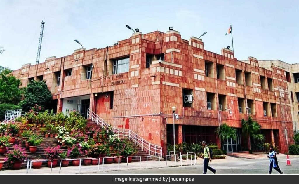 JNU स्टूडेंट्स यूनियन पोल के लिए मतदान शुरू होता है