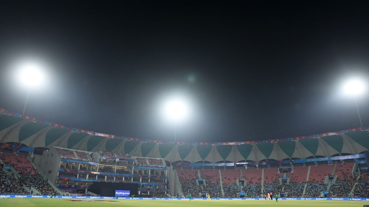 एलएसजी बनाम डीसी पिच रिपोर्ट: आईपीएल 2025 मैच 40 में लखनऊ में एकाना स्टेडियम में सतह कैसे होगी?